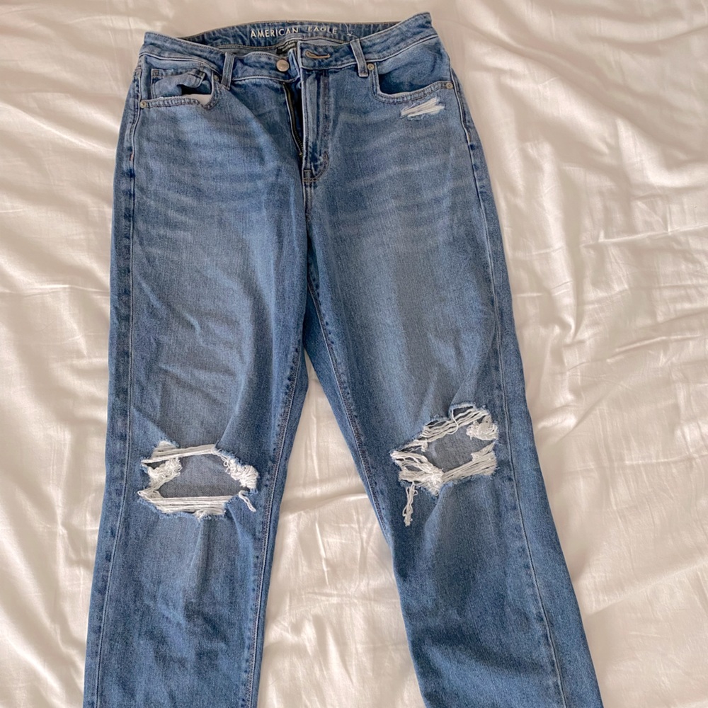 American Eagle Size 10 distressed mom jeans